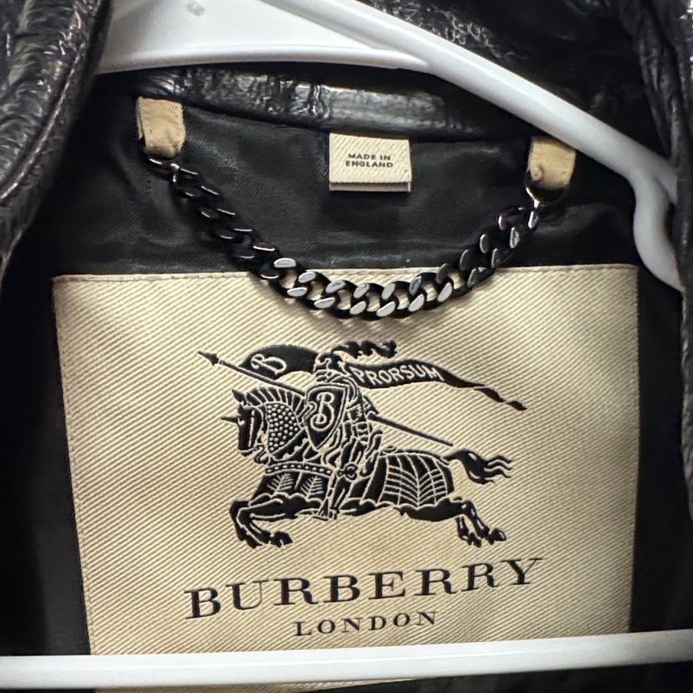 Burberry Black and Cream Trench Coat - Picture 3 of 6